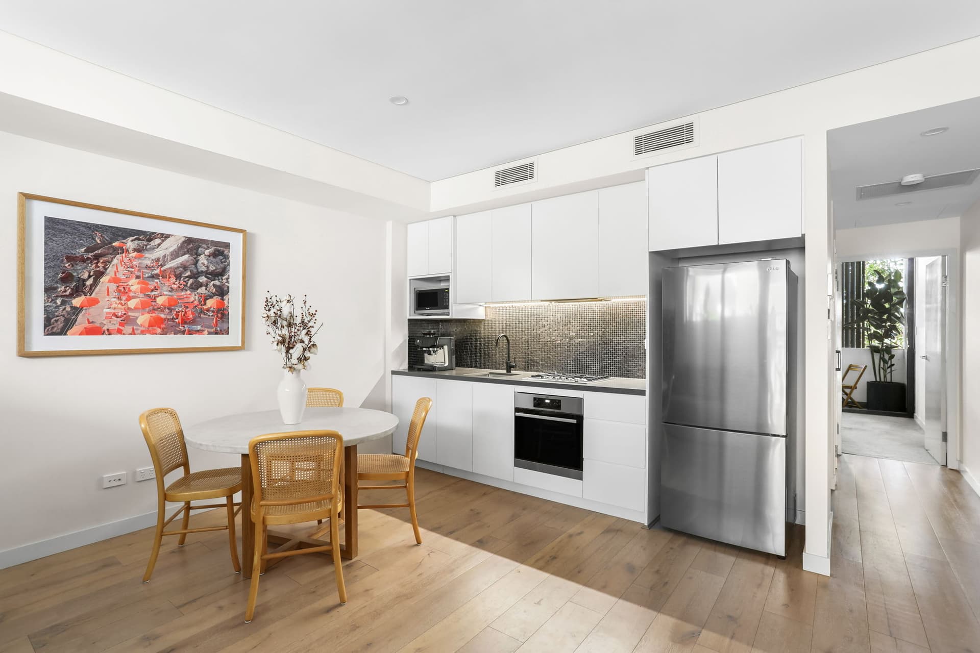 2/6 Danks Street, Waterloo NSW