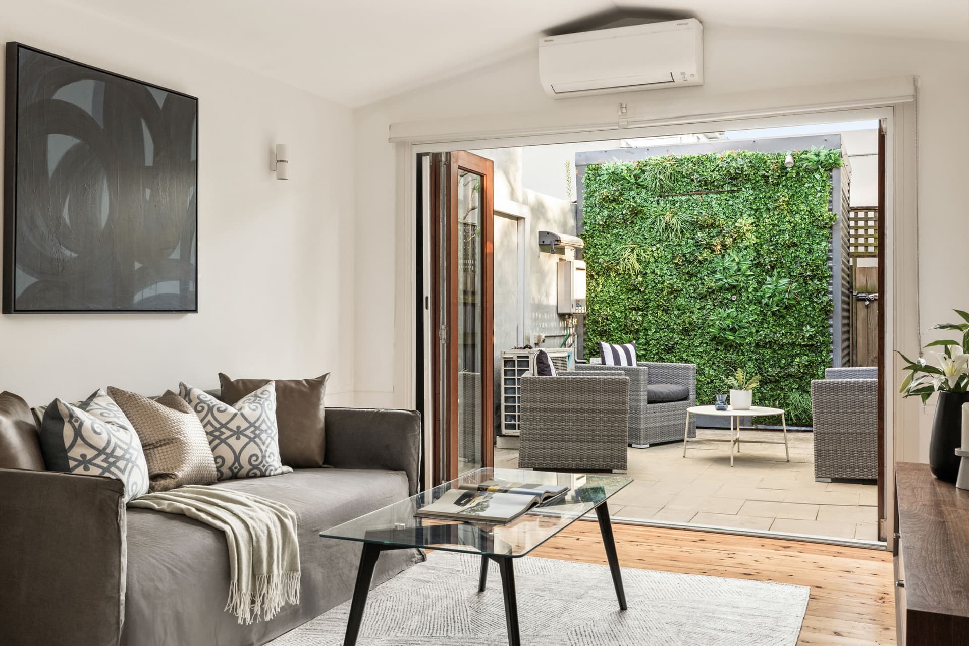 77 Boronia Street, Redfern NSW