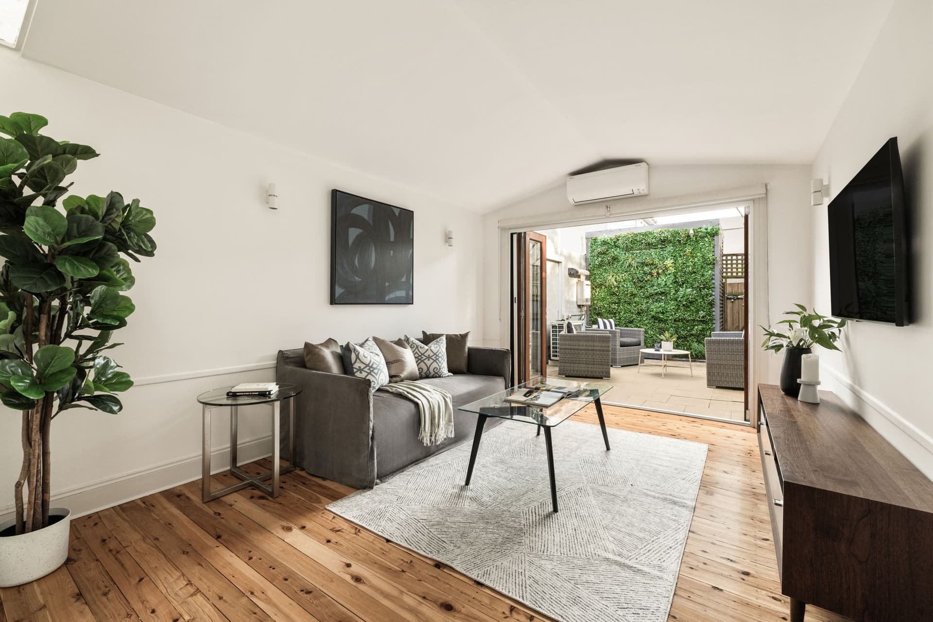 77 Boronia Street, Redfern NSW