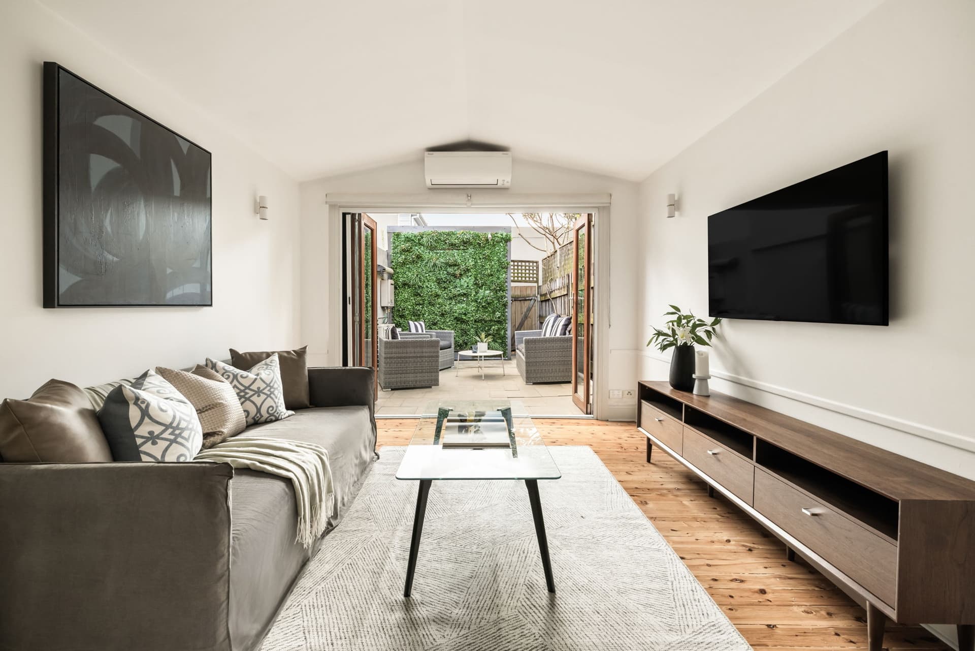 77 Boronia Street, Redfern NSW