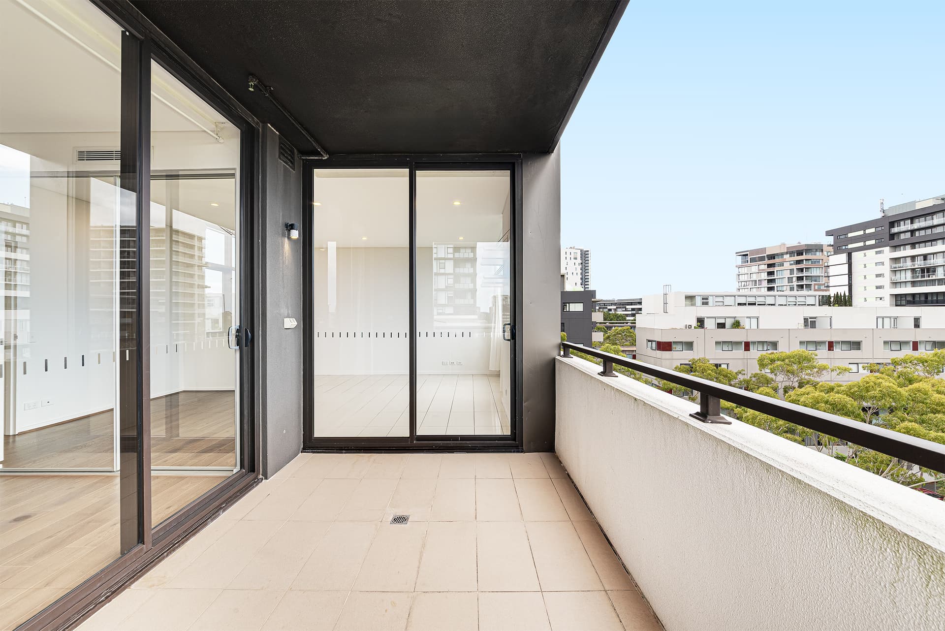 709/1 Hutchinson Walk, Zetland NSW