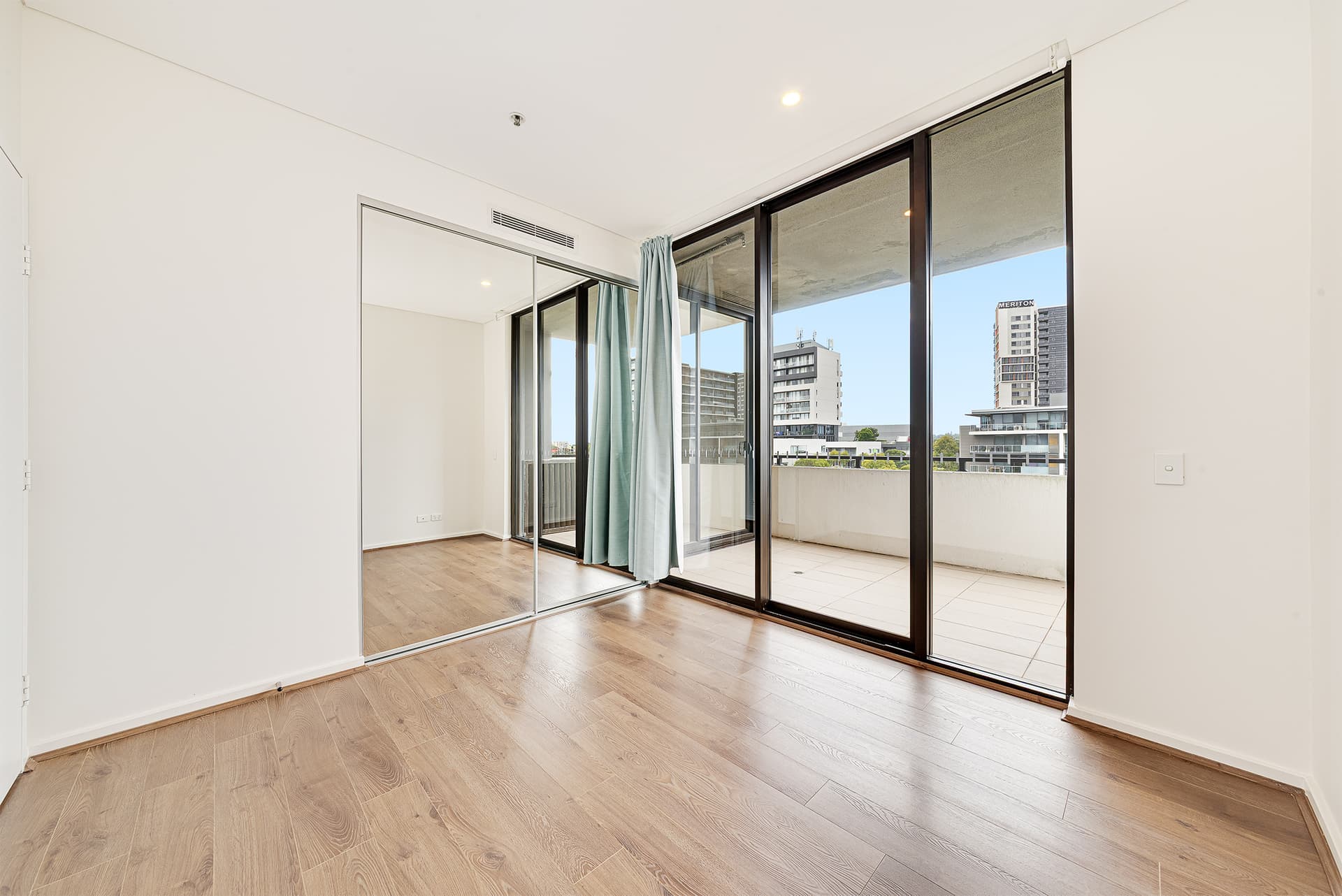 709/1 Hutchinson Walk, Zetland NSW