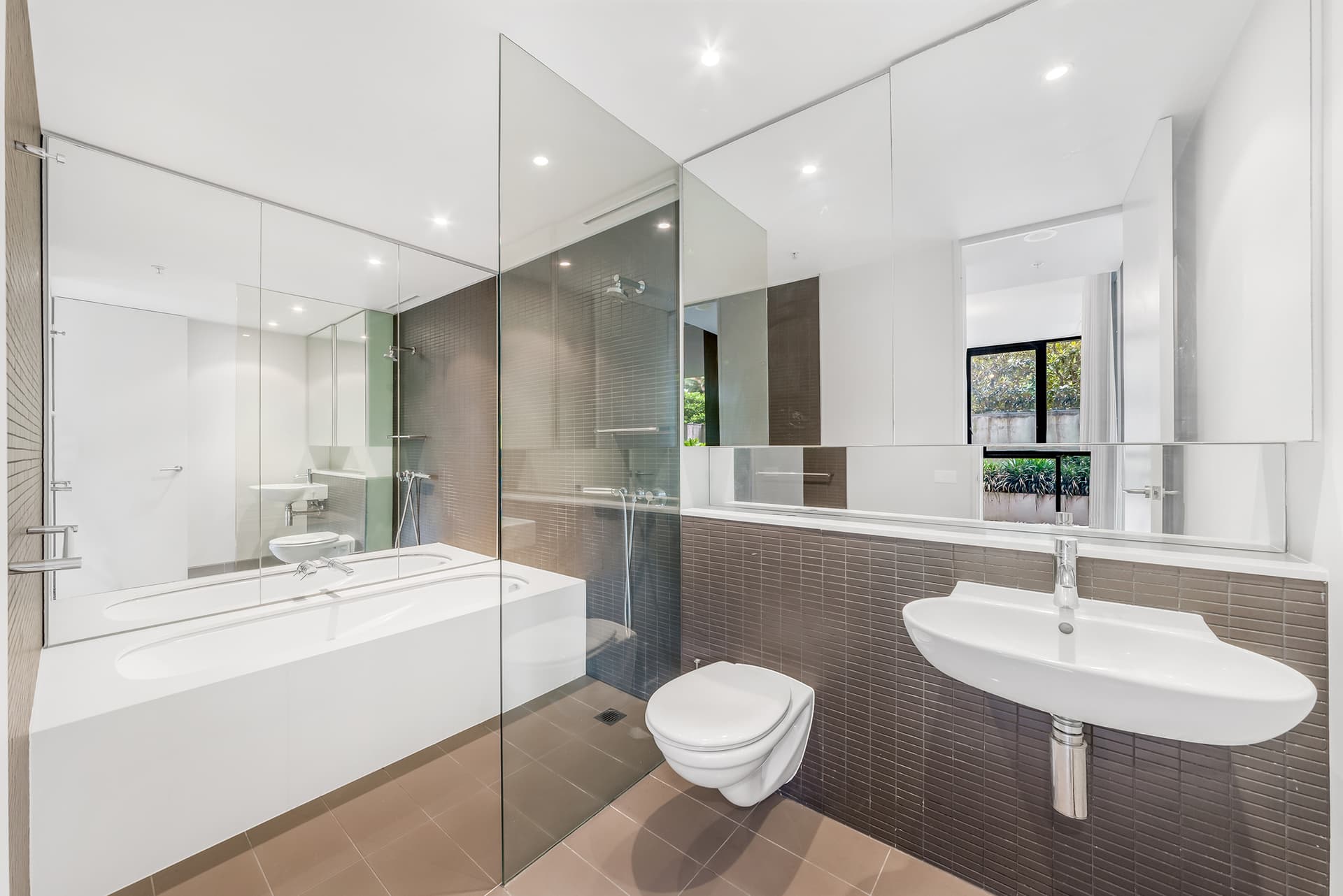 103/3 Sterling Circuit, Camperdown NSW