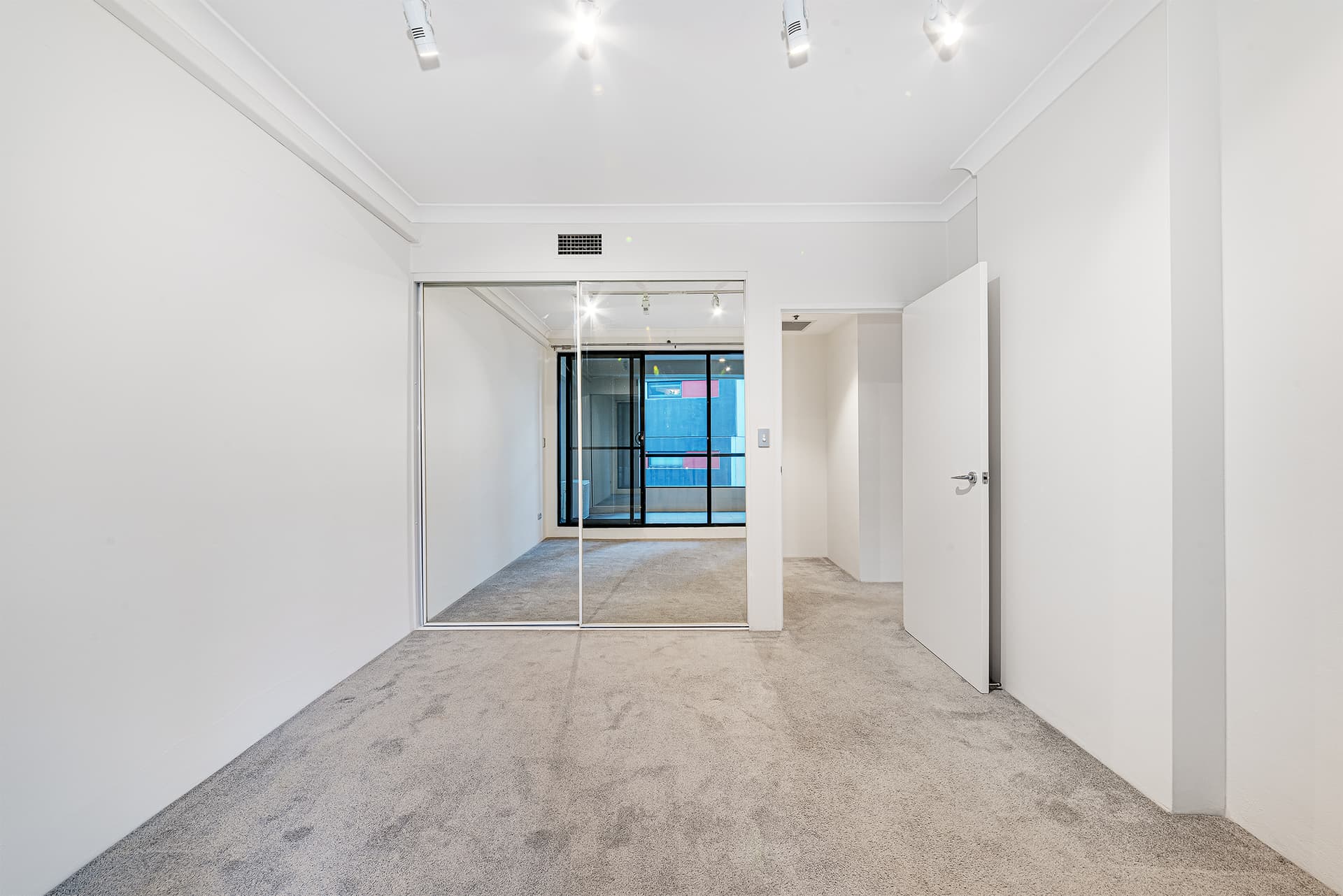 411/242 Elizabeth Street, Surry Hills NSW