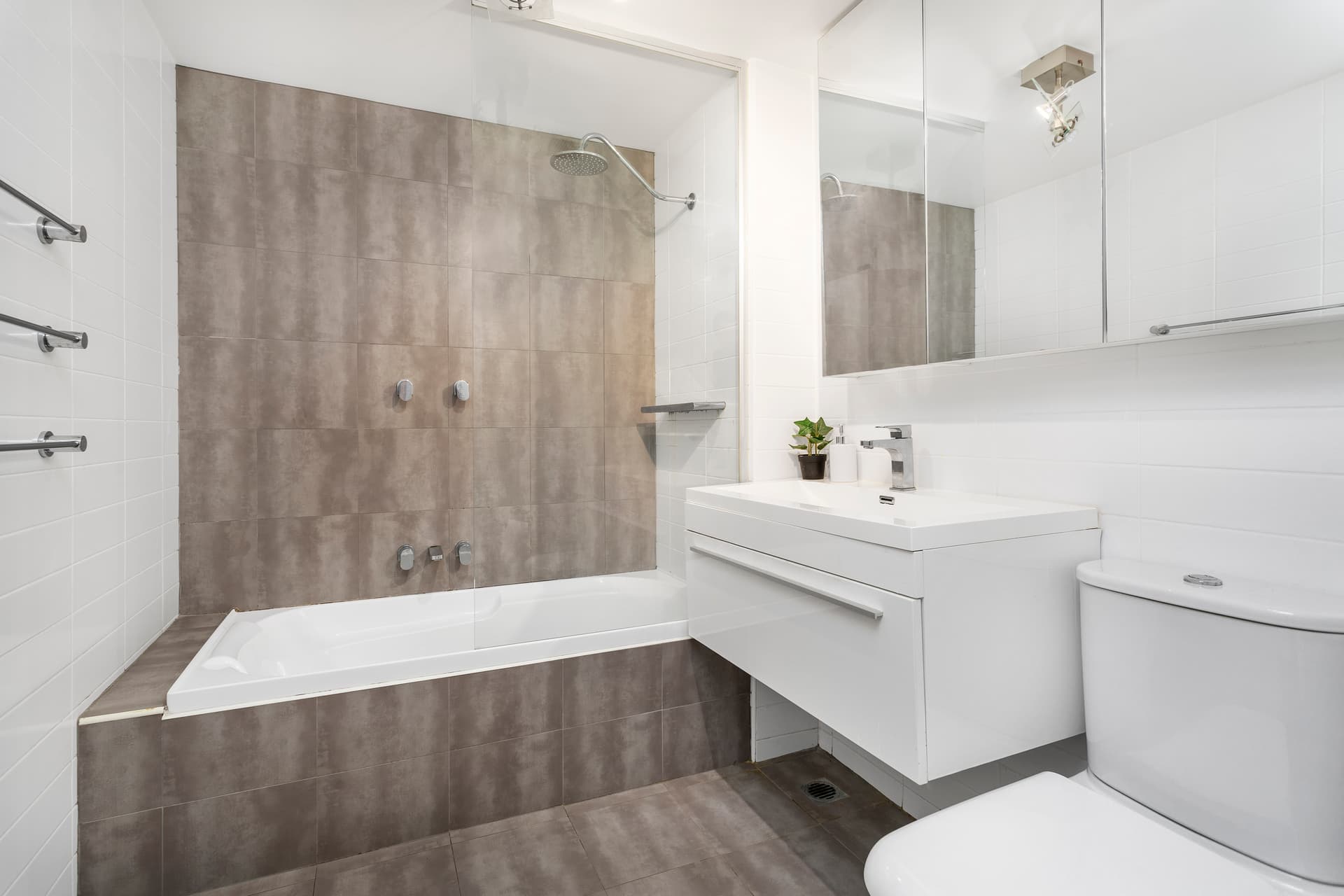 202/16-20 Larkin Street, Camperdown NSW