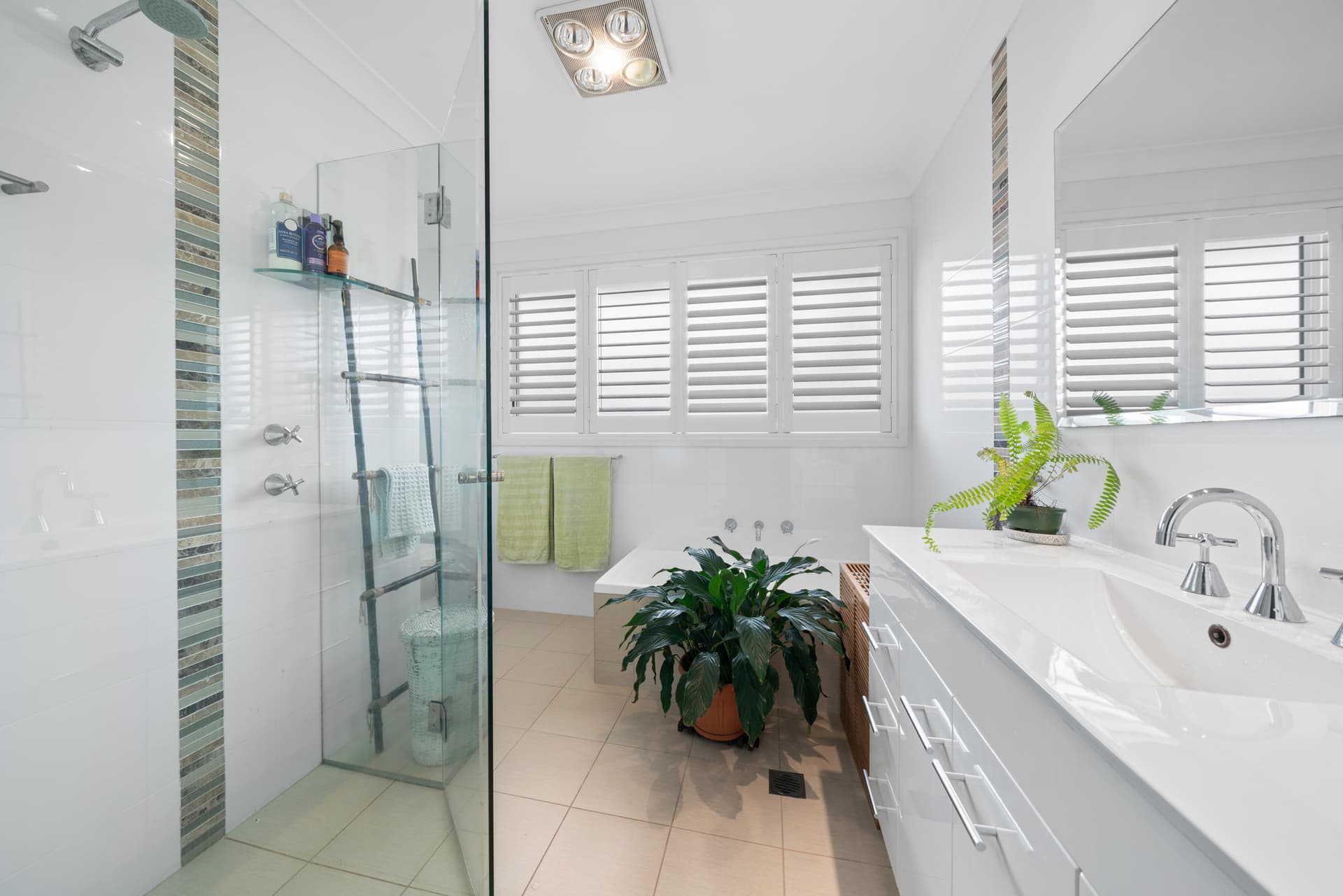 75 Lowanna Avenue, Forresters Beach NSW