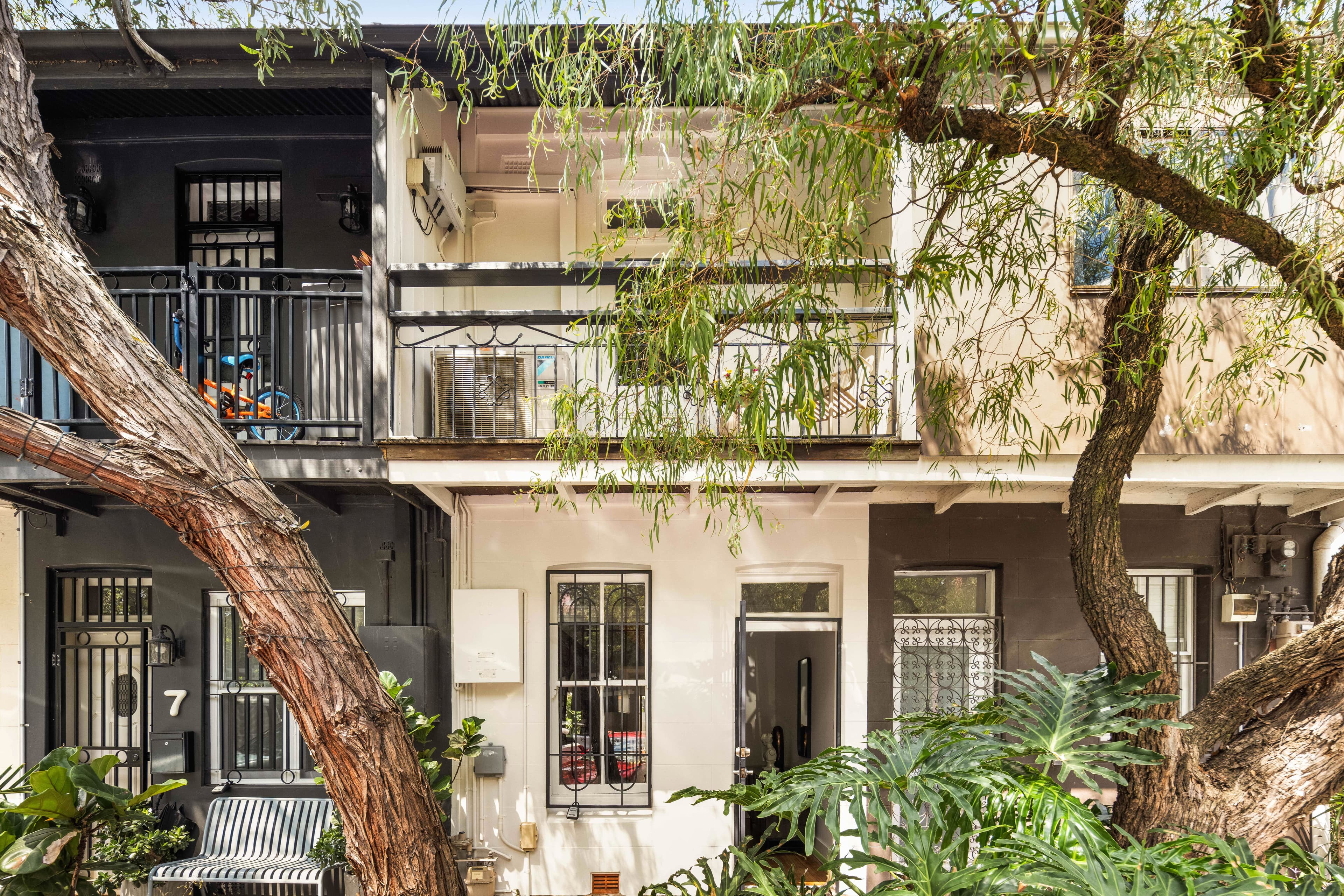 9 Rennie Street, Redfern NSW