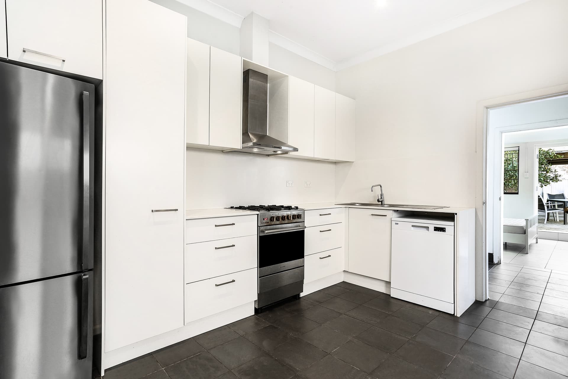 32 Anzac Parade, Kensington NSW