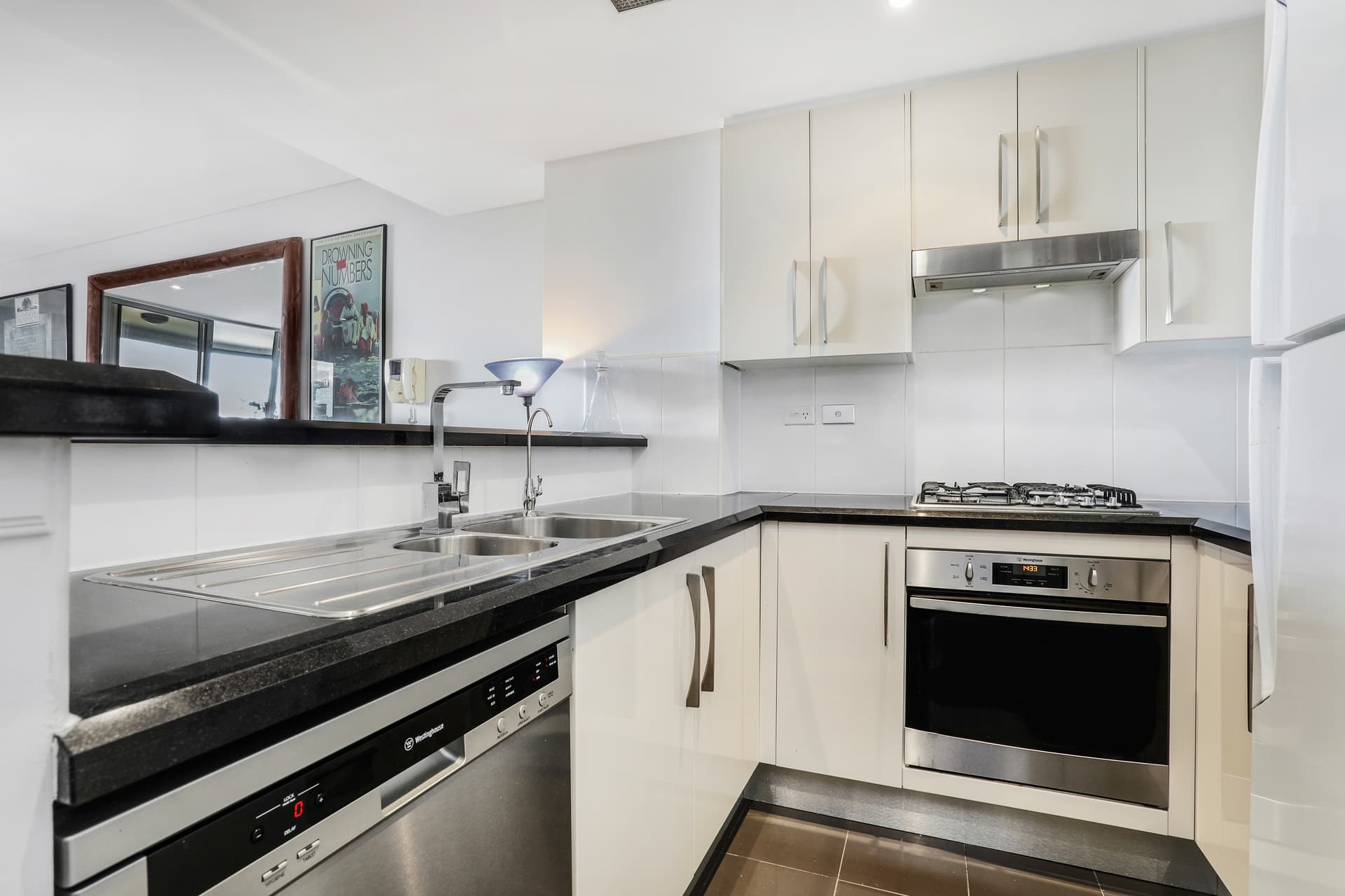 327/8 Lachlan Street, Waterloo NSW