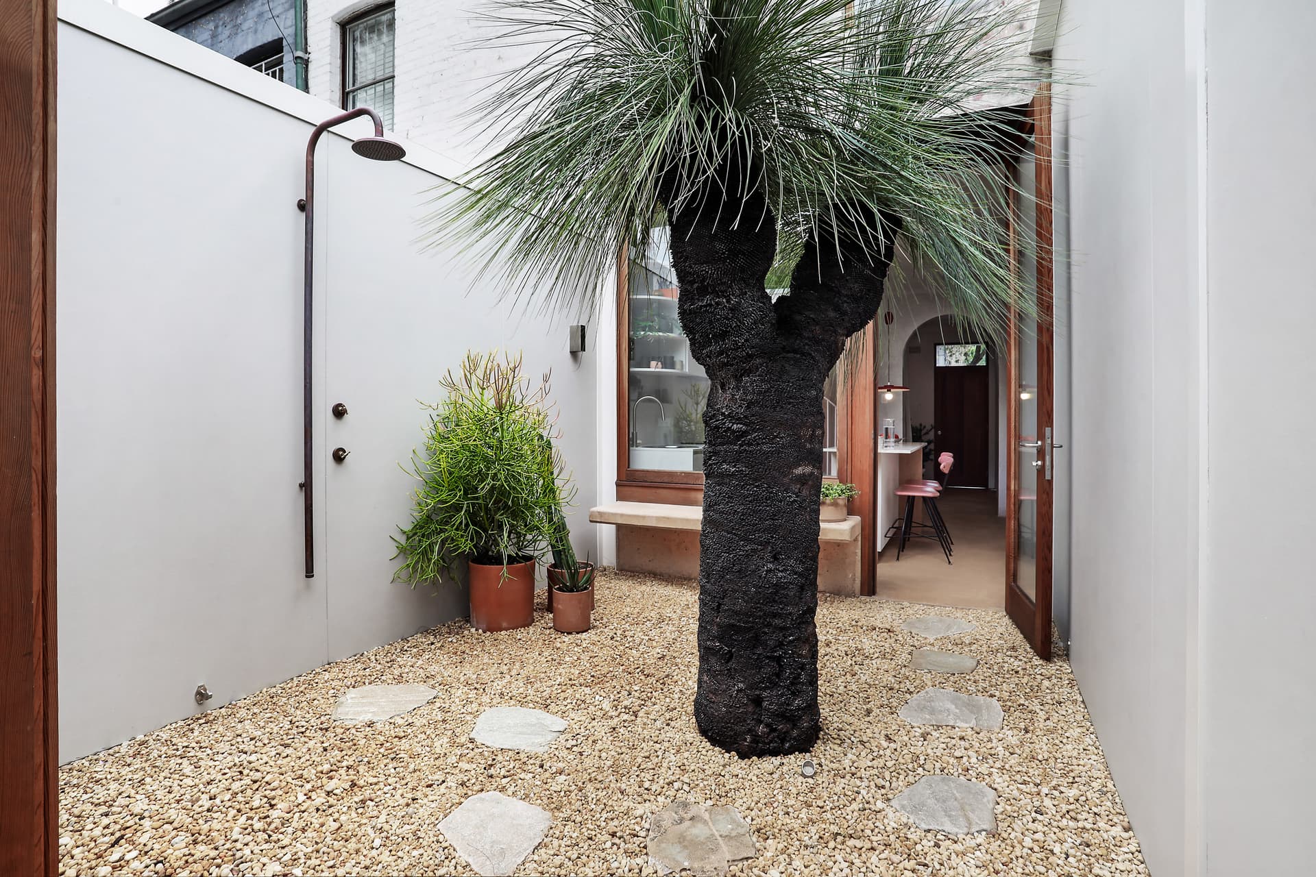 6 Rennie Street, Redfern NSW