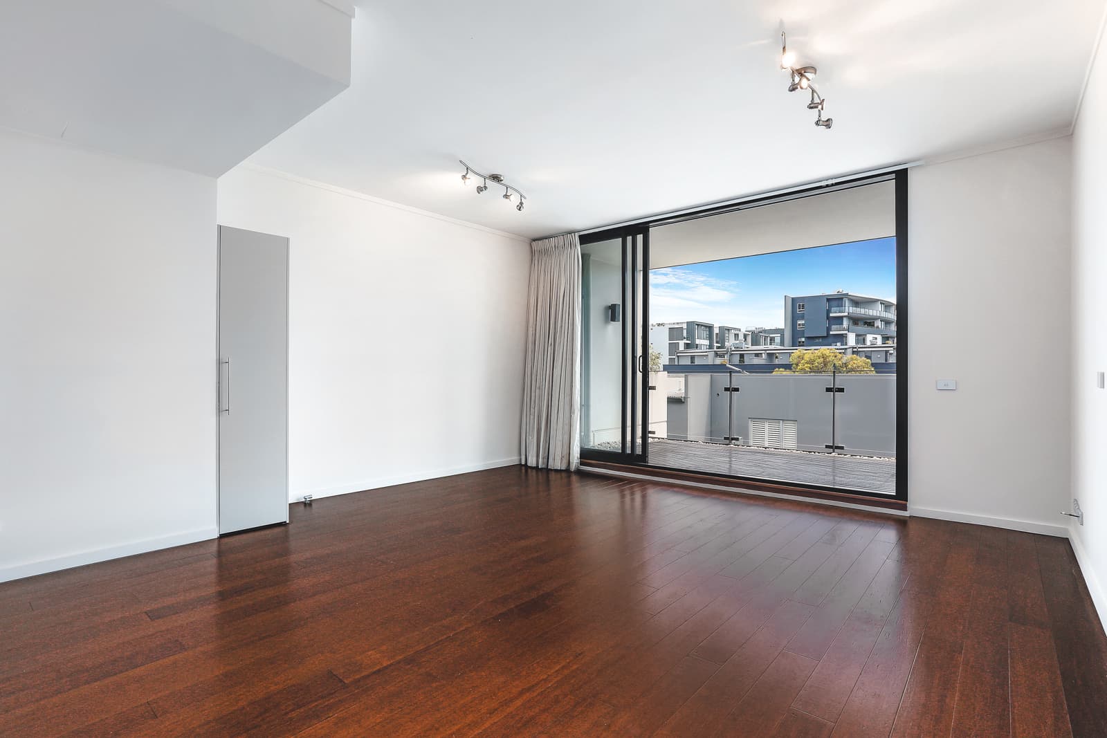 225/2-4 Powell Street, Waterloo NSW