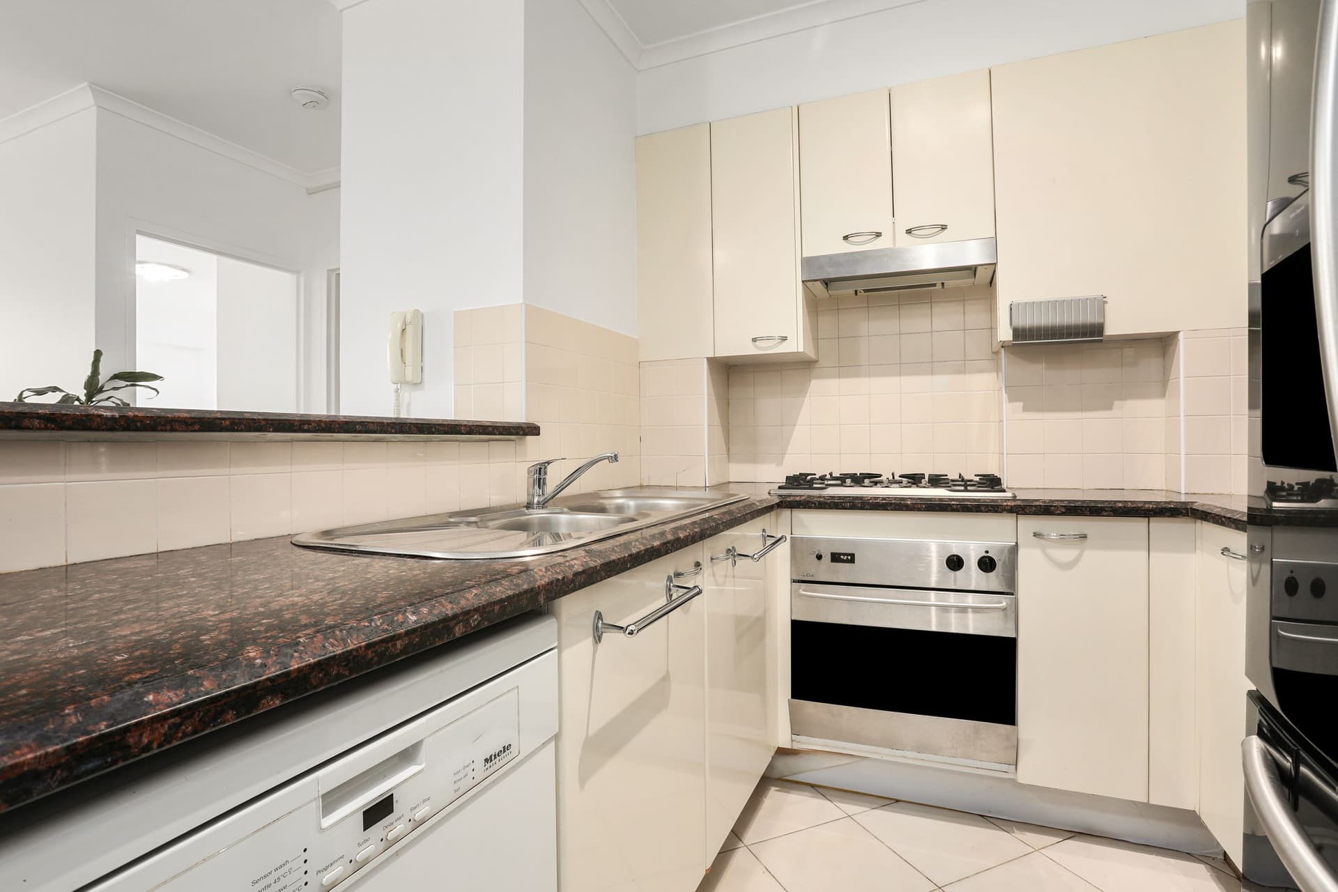 590/83-93 Dalmeny Avenue, Rosebery NSW