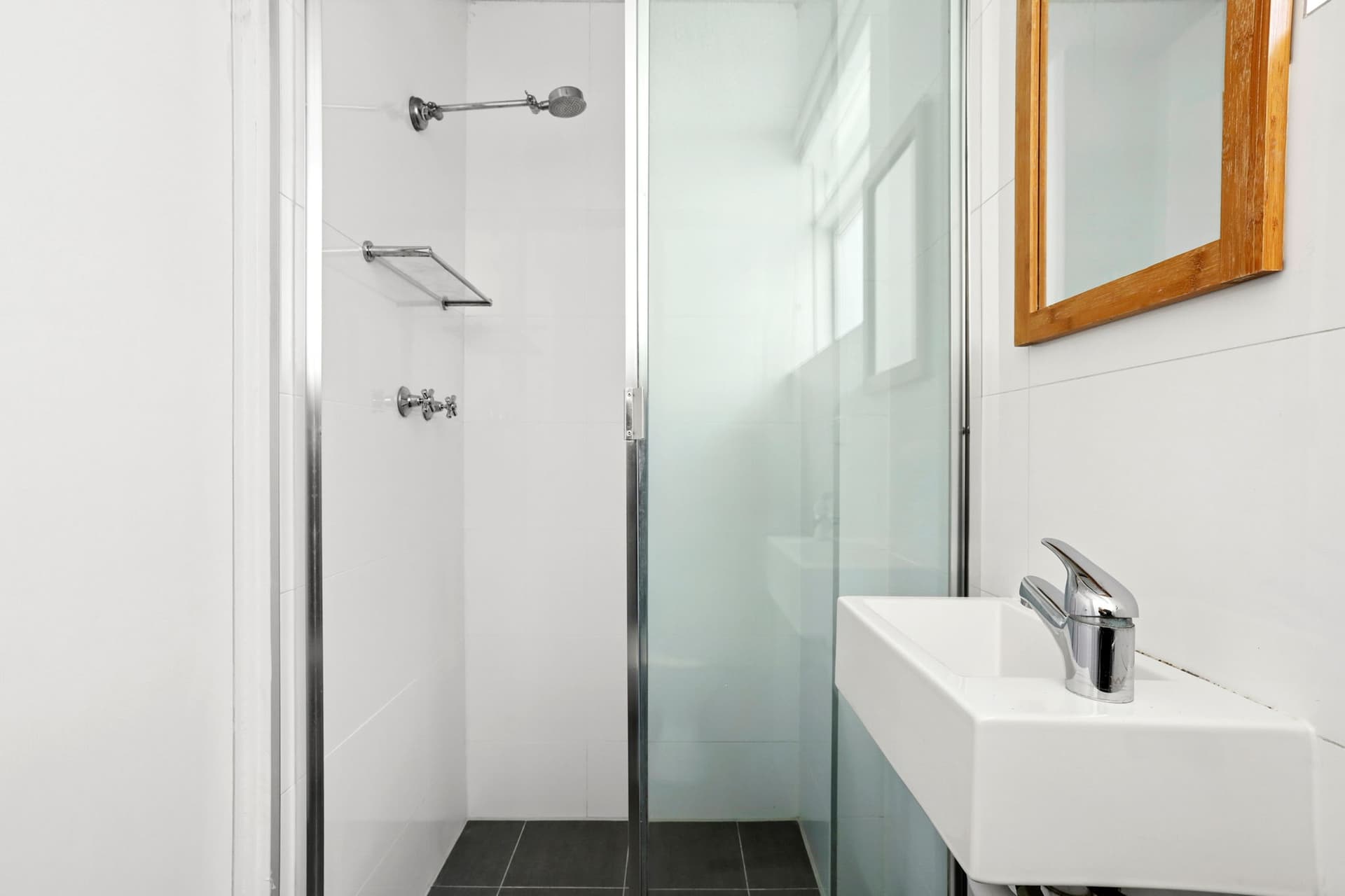 17/5-7 The Esplanade, Elizabeth Bay NSW